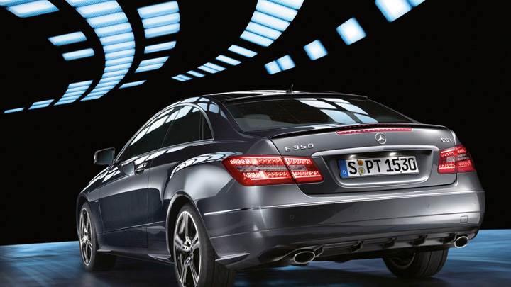 Back Pose Of 2010 Mercedes-Benz Sport E Class In Grey